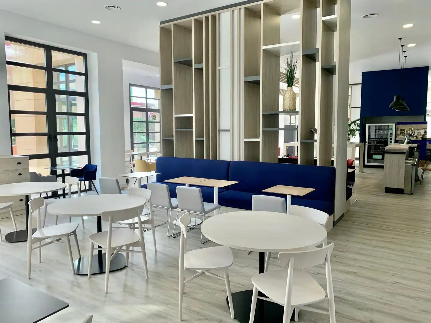 Holiday Inn Express Ciudad de las Ciencias Bar