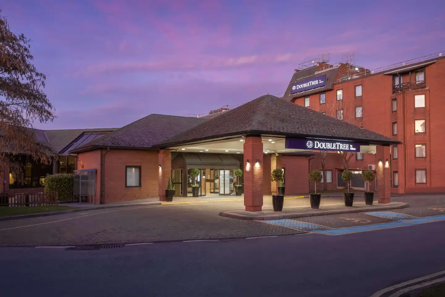 DoubleTree by Hilton Manchester Airport Aussenansicht