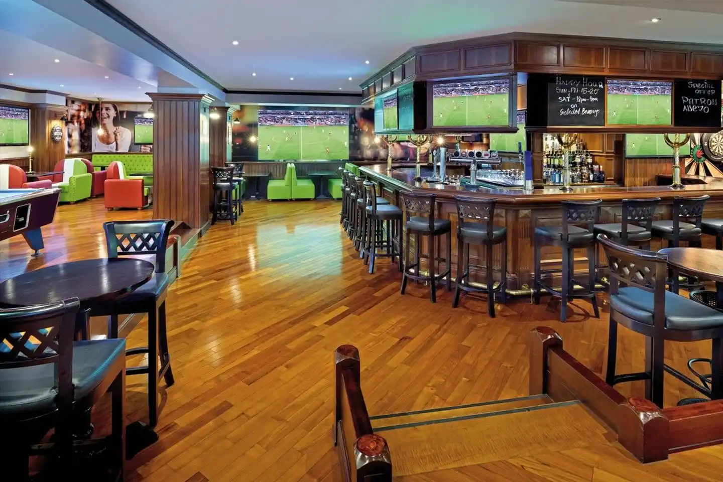 Mövenpick Hotel & Apartments Bur Dubai Bar