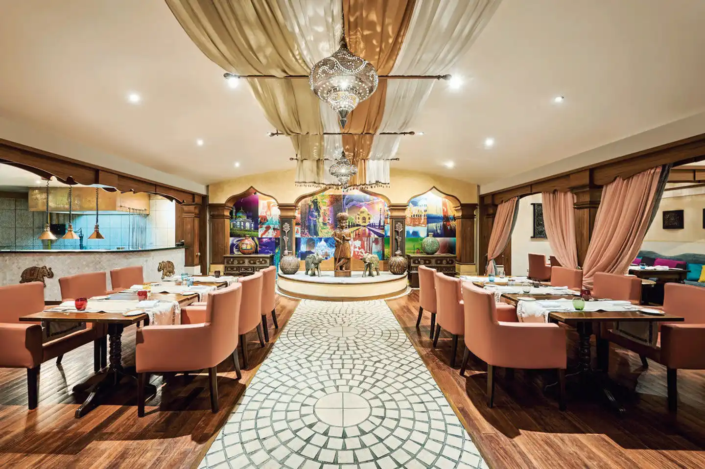 Mövenpick Hotel & Apartments Bur Dubai Restaurant