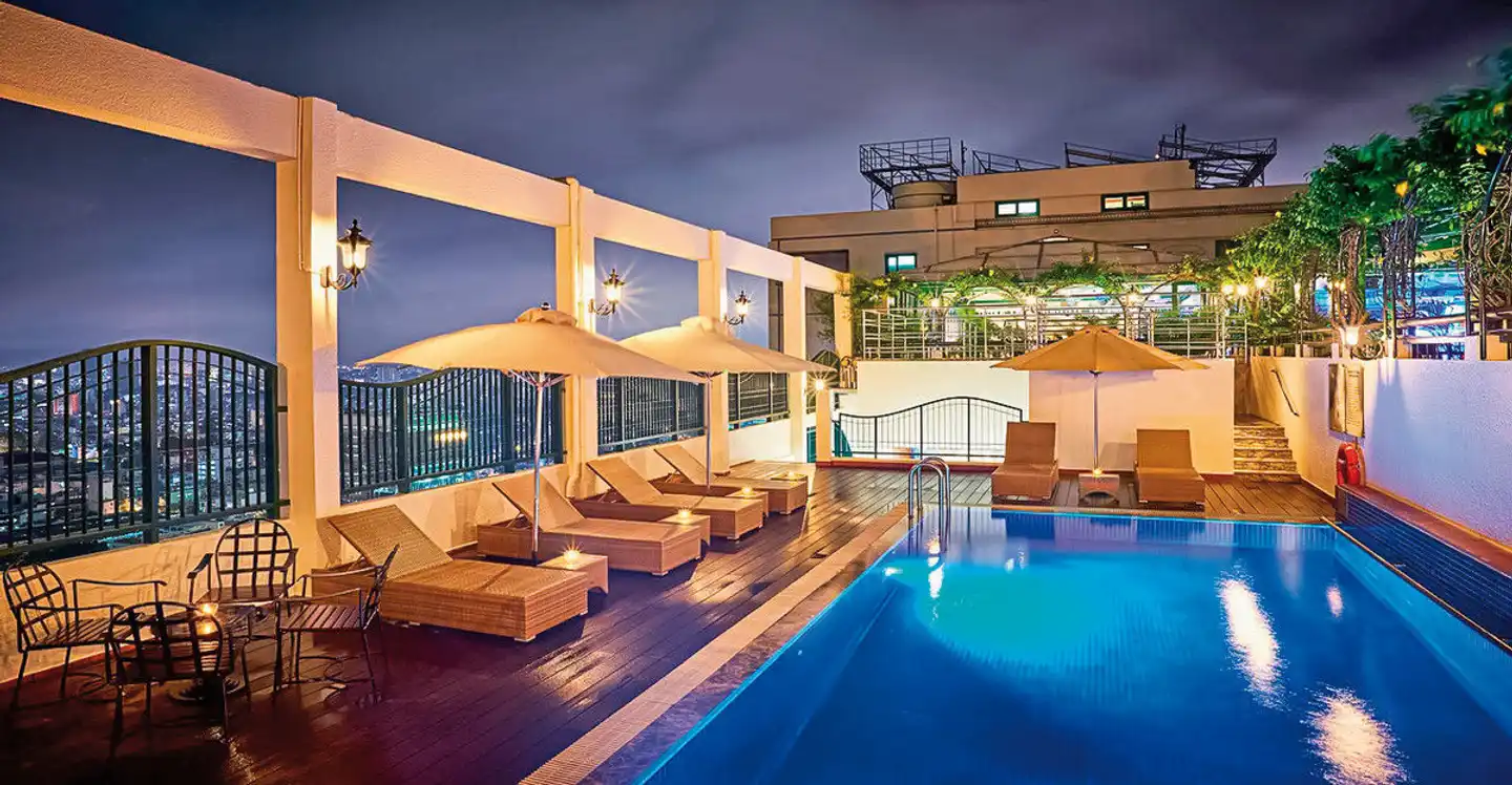 Windsor Plaza Hotel Pool