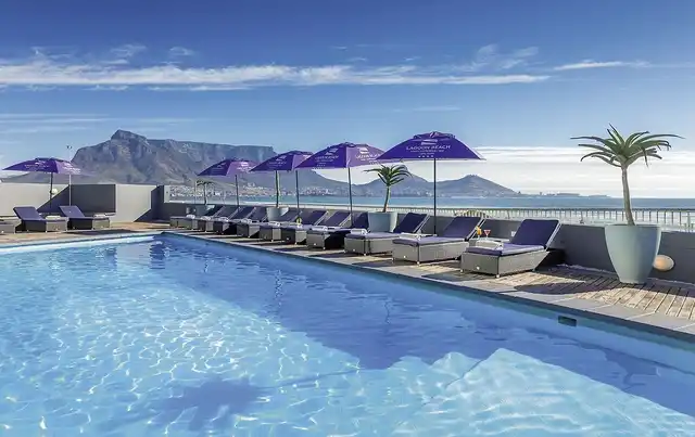 Lagoon Beach Hotel and Spa Pool