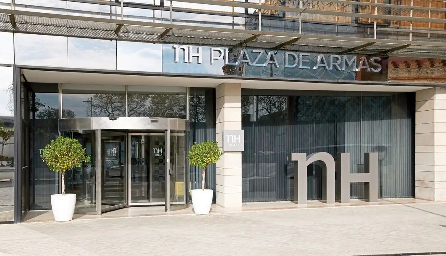 NH Sevilla Plaza de Armas Aussenansicht
