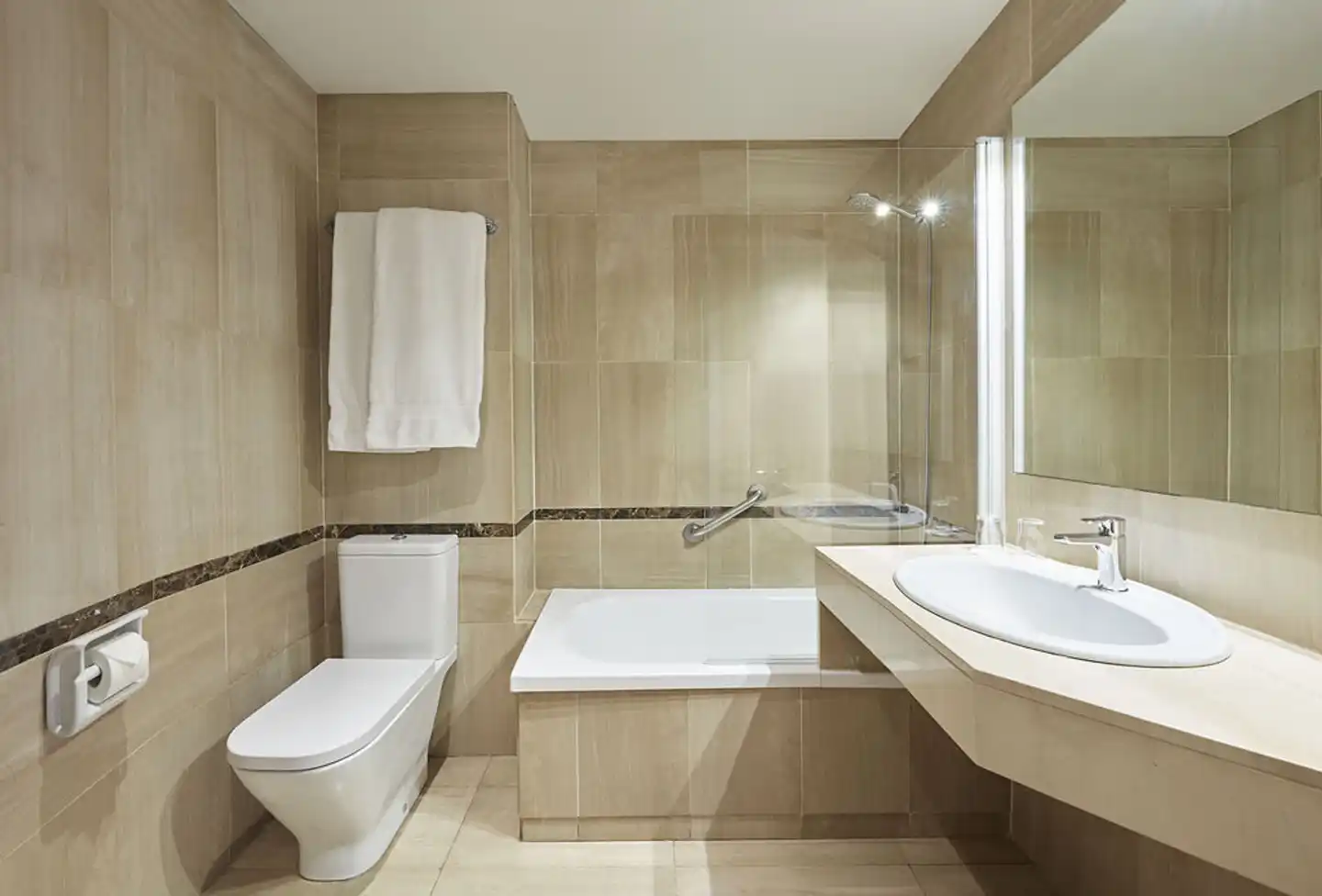 Barcelona Century Hotel Badezimmer