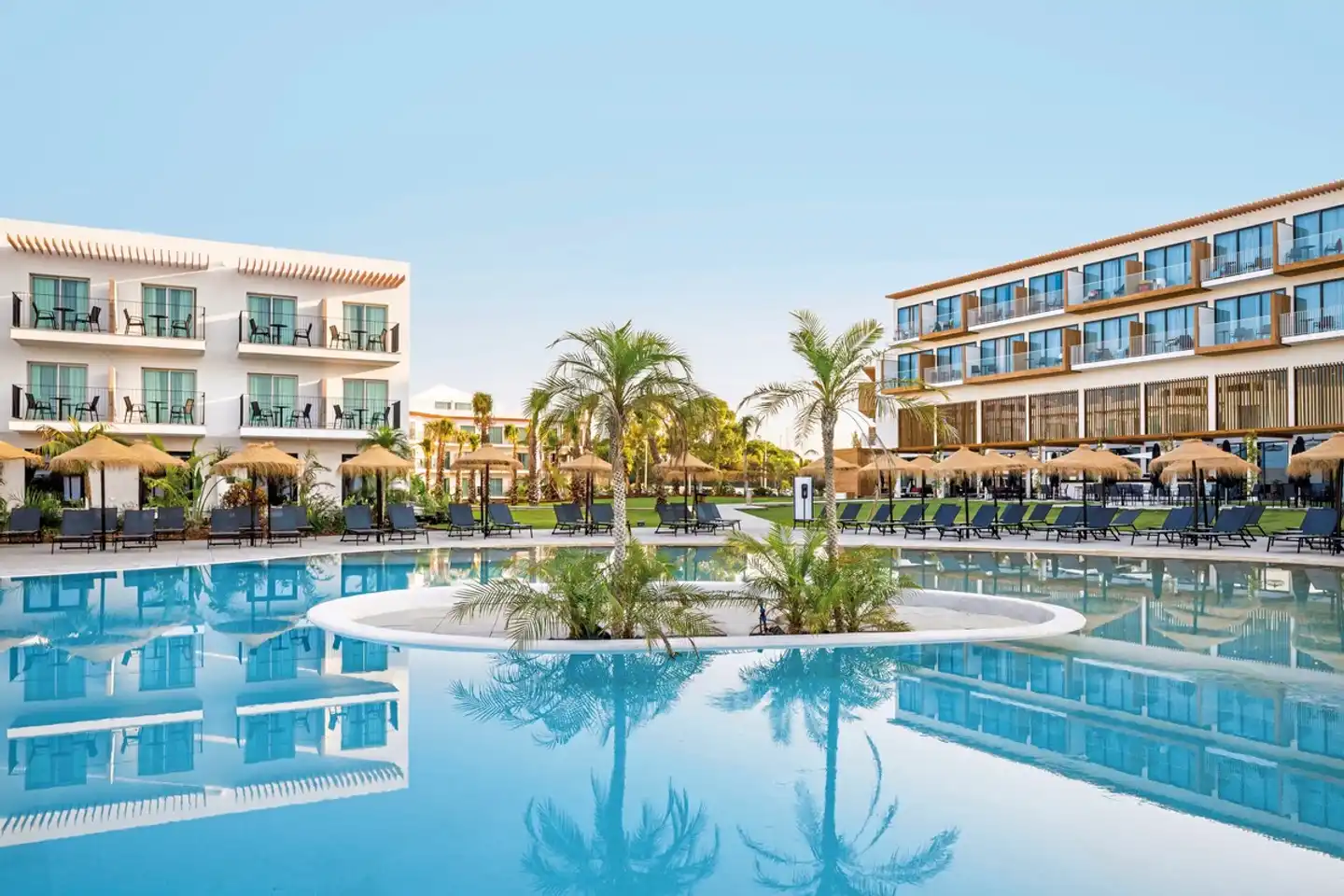 AP Cabanas Beach & Nature Pool