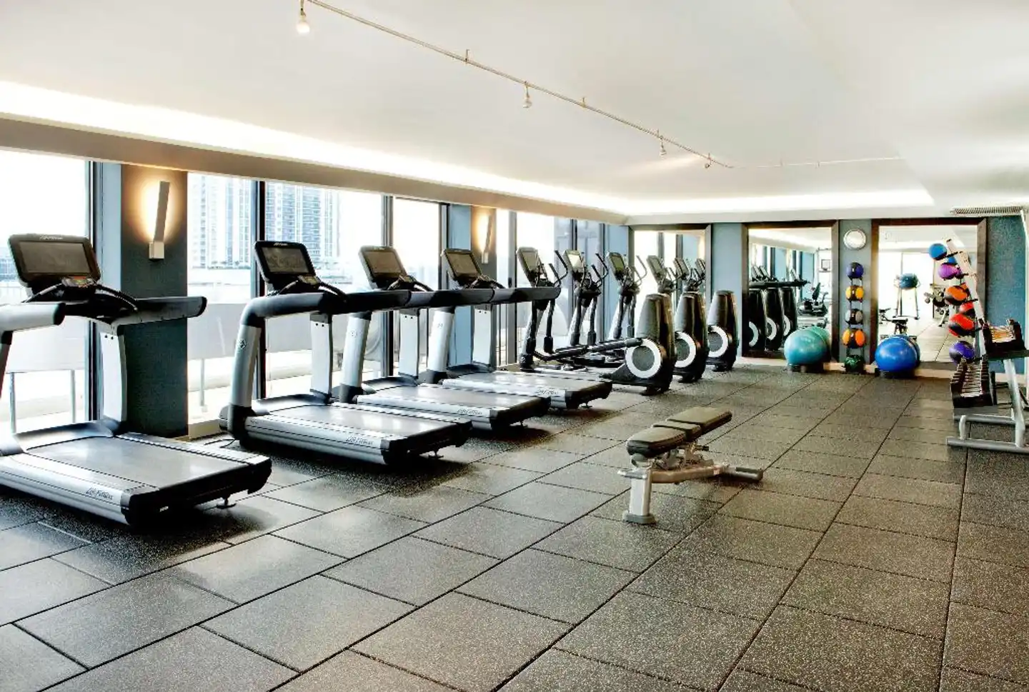 Hilton Miami Downtown Sport und Entertainment