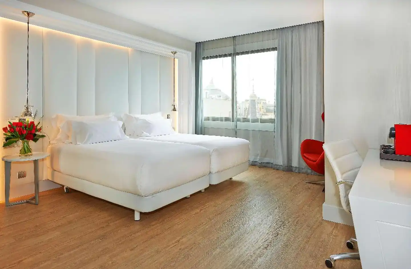 NH Collection Barcelona Gran Hotel Calderón Wohnbeispiel
