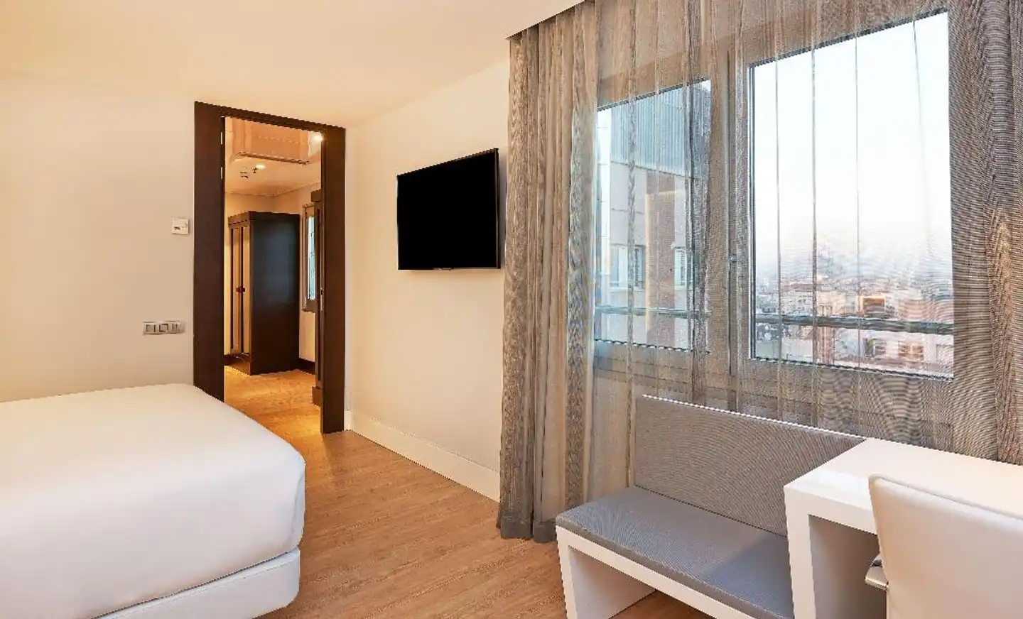 NH Collection Barcelona Gran Hotel Calderón Wohnbeispiel