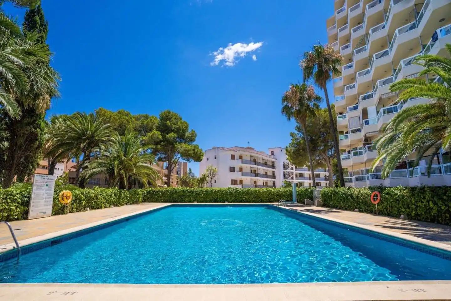 Las Palomas Apartments Econotels Pool