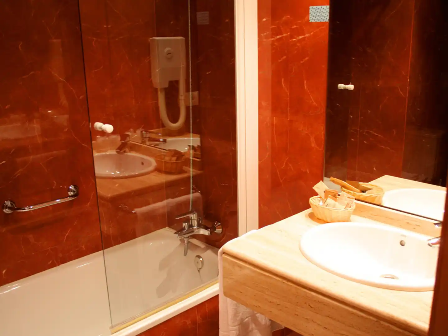 Hotel Playas de Torrevieja Badezimmer