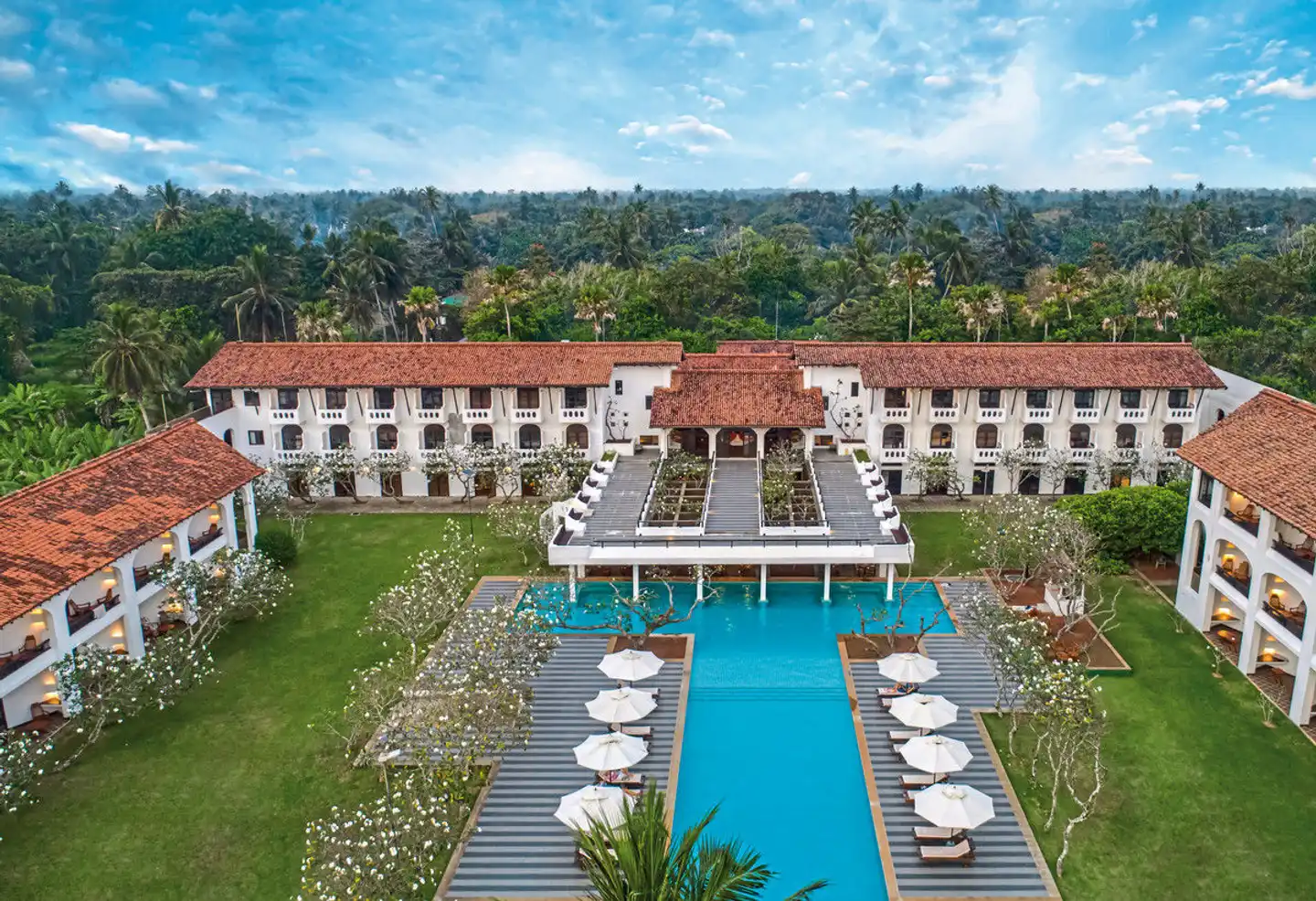 Heritance Ayurveda Maha Gedara Aussenansicht