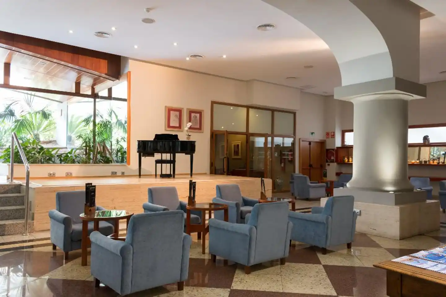 Hotel ILUNION Les Corts Spa Lobby
