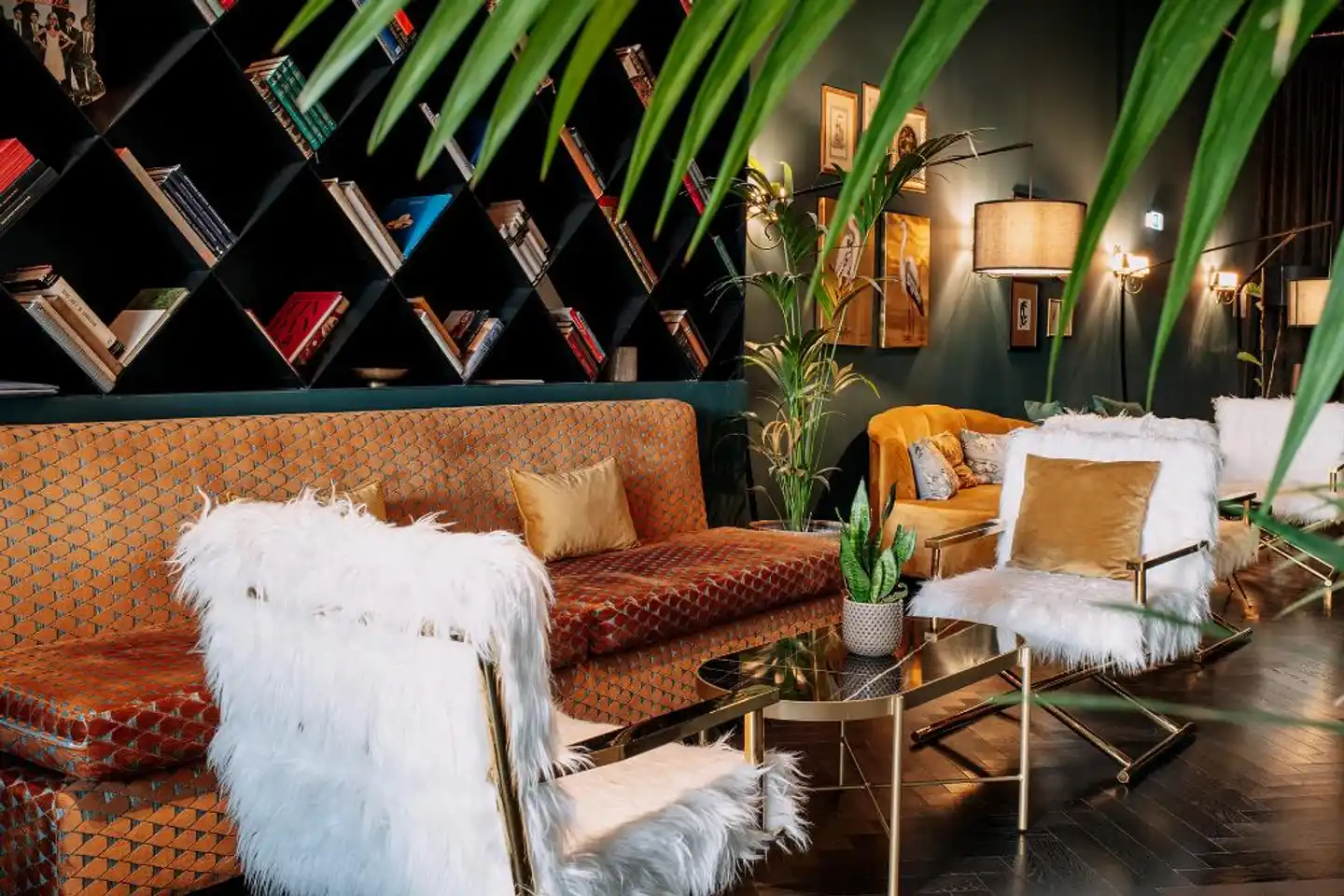Skylark, Aluma Hotel & Resort Lobby