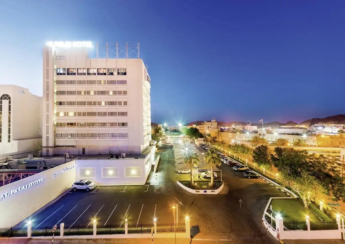 Al Falaj Hotel Aussenansicht