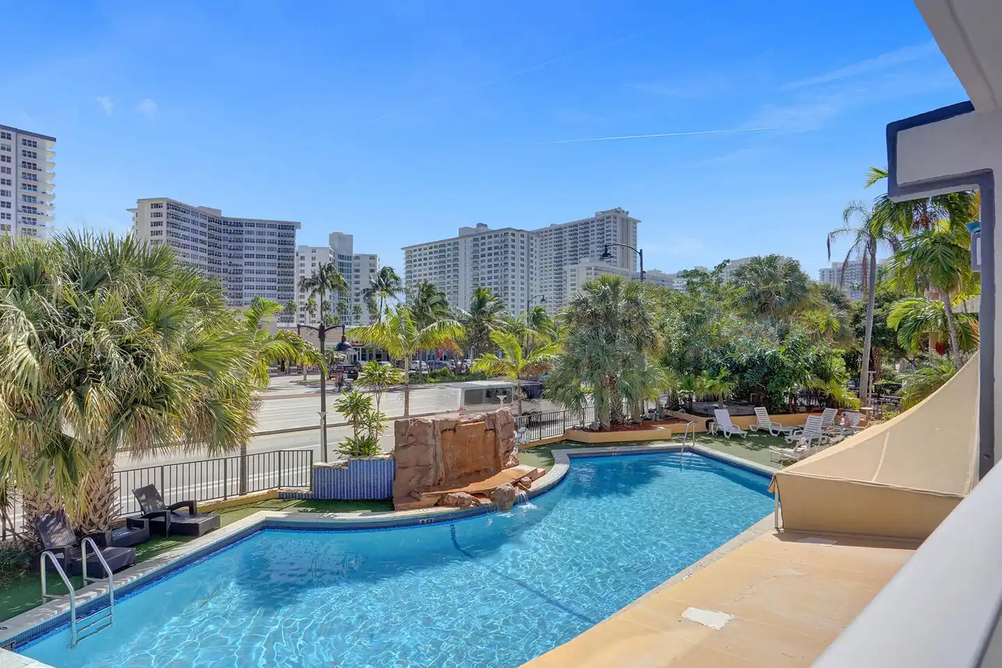 Royal Beach Palace Pool