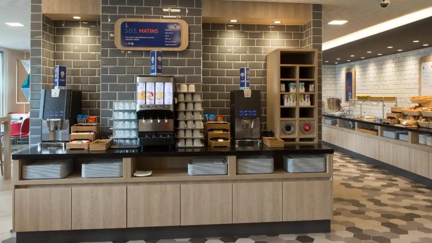 Holiday Inn Express Geneva Airport Lobby