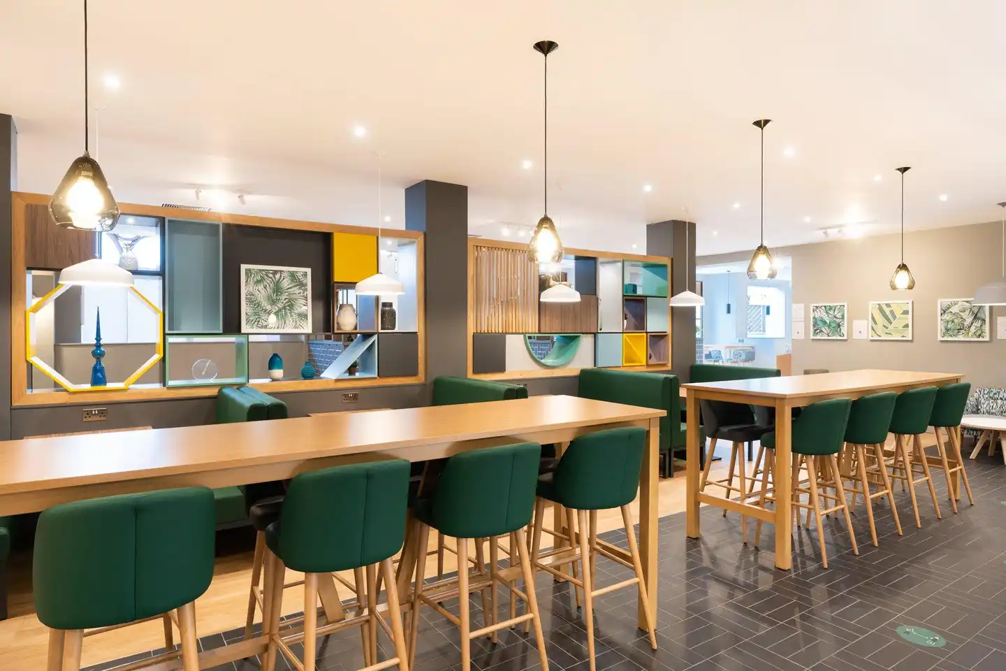 Holiday Inn Gloucester - Cheltenham Bar