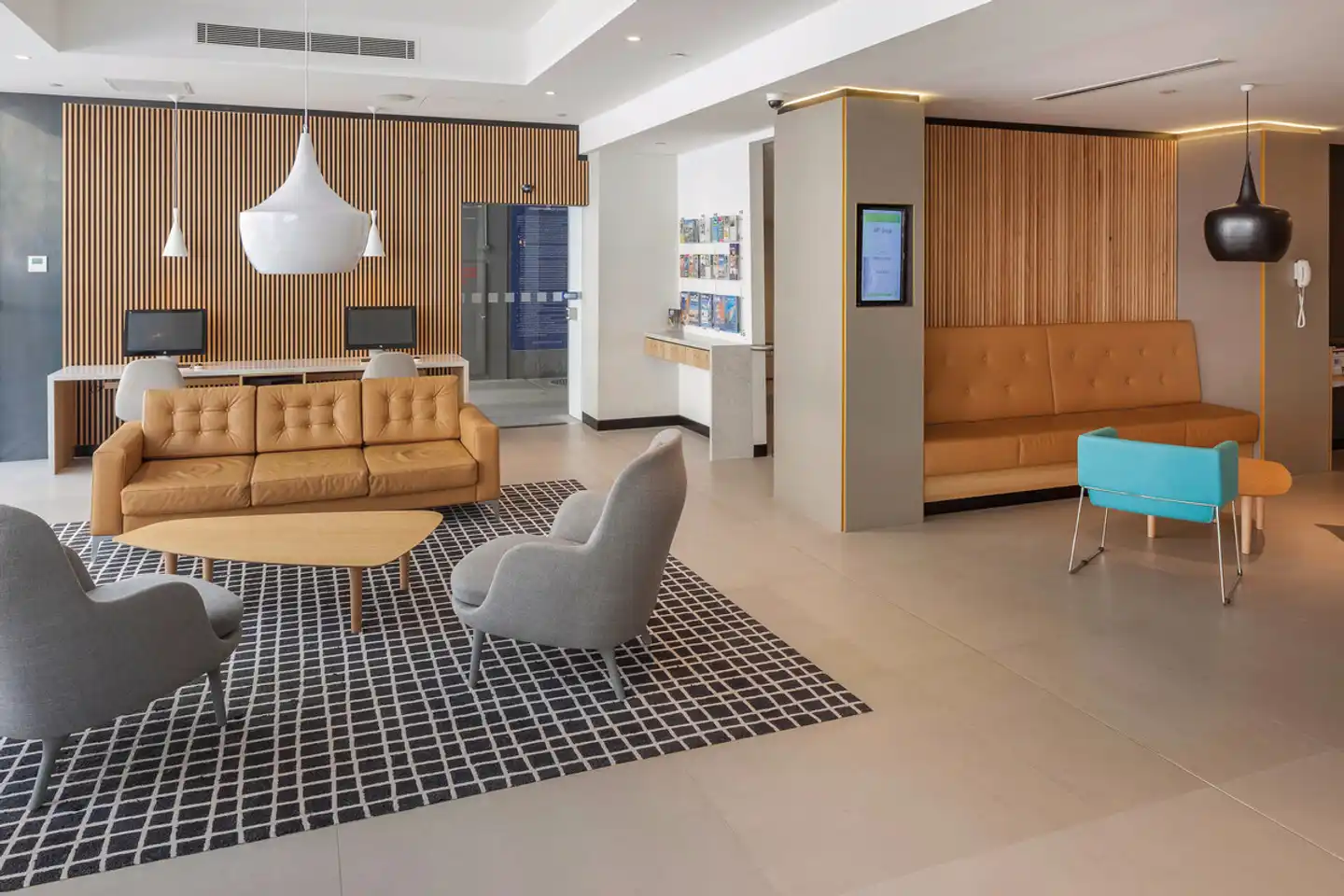 Holiday Inn Perth City Centre Lobby