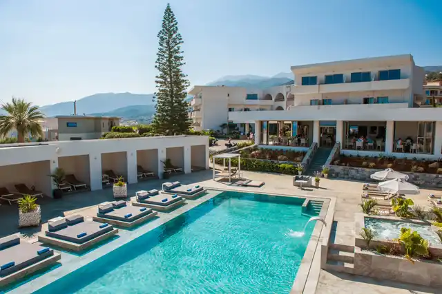Matheo Villas & Suites Pool