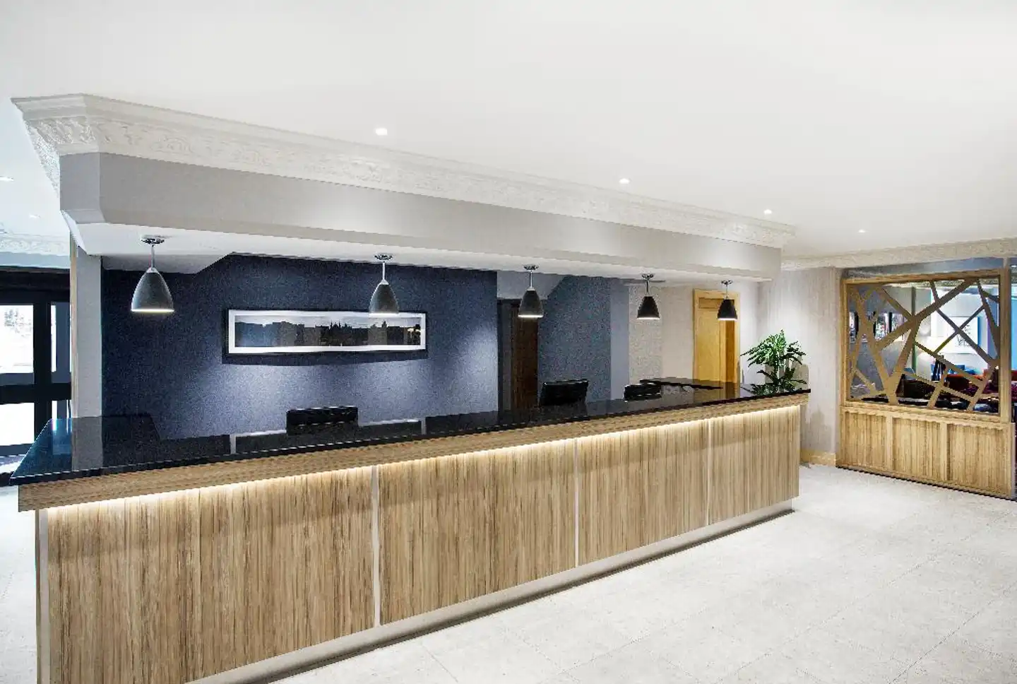 Leonardo Hotel Inverness Lobby
