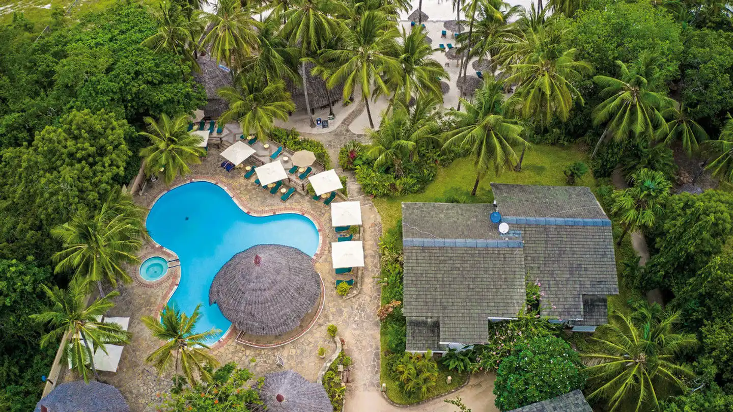 Pinewood Beach Resort & Spa Pool