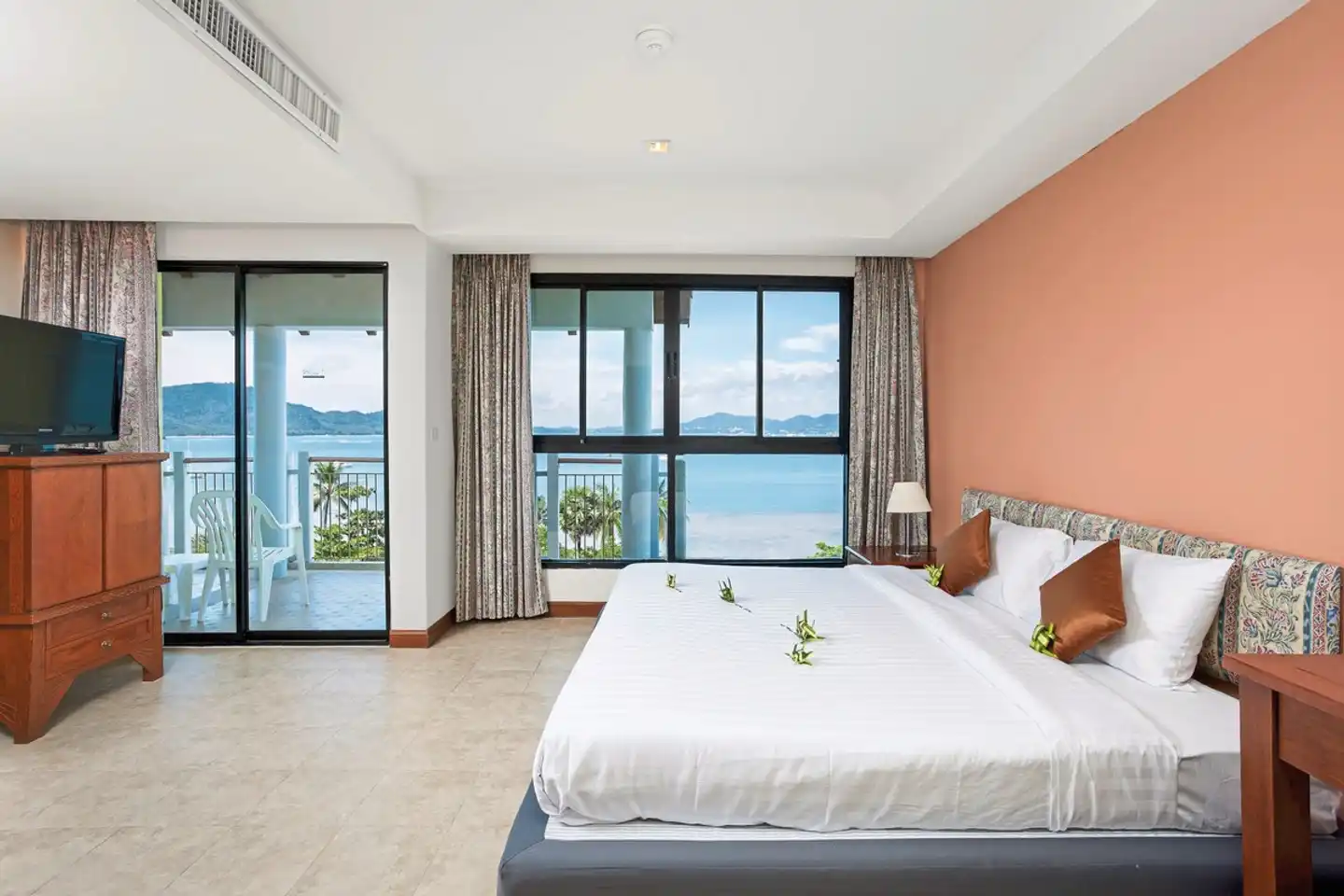 By The Sea Phuket Wohnbeispiel