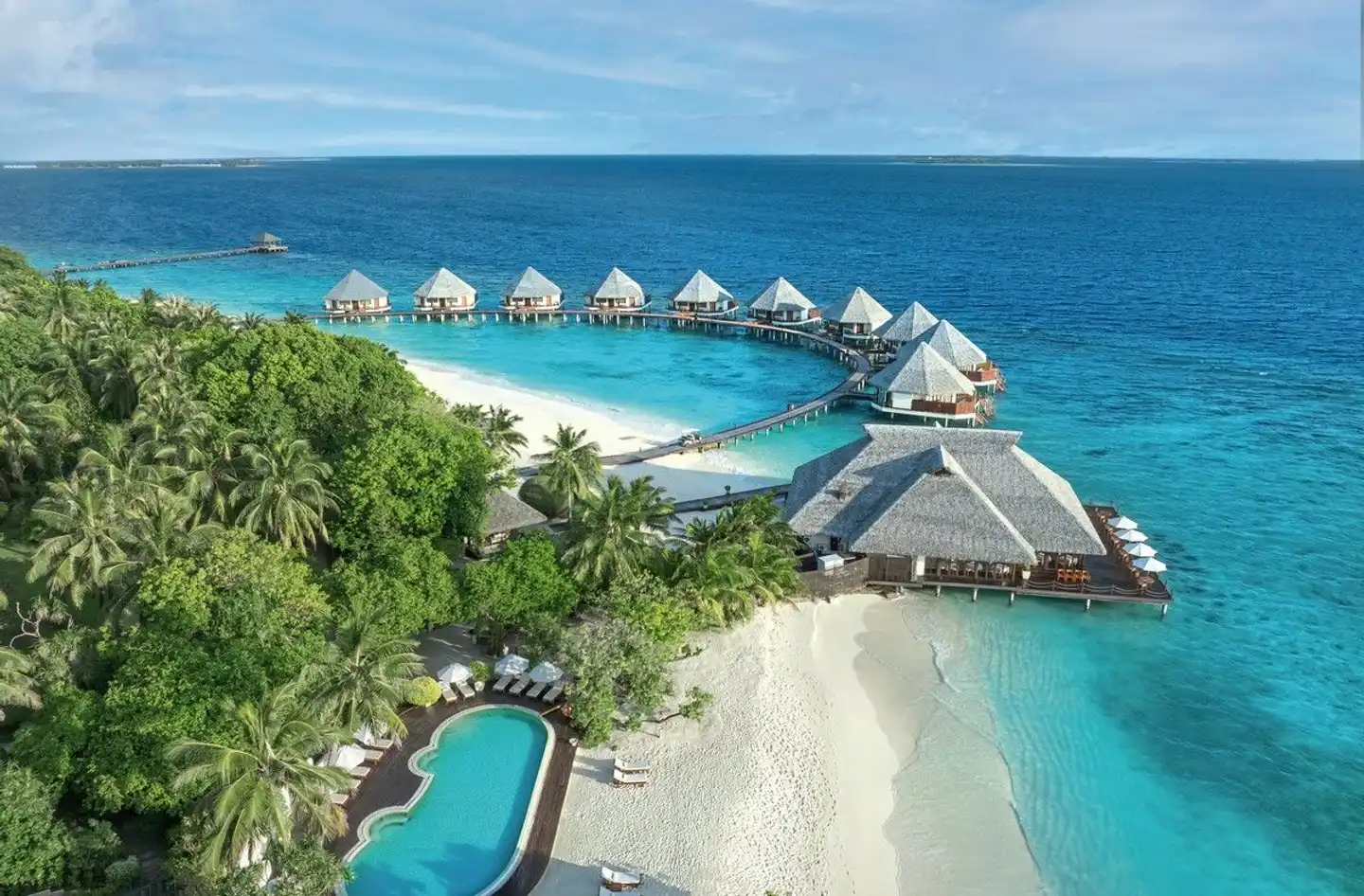 ADAARAN Prestige Water Villas Pool
