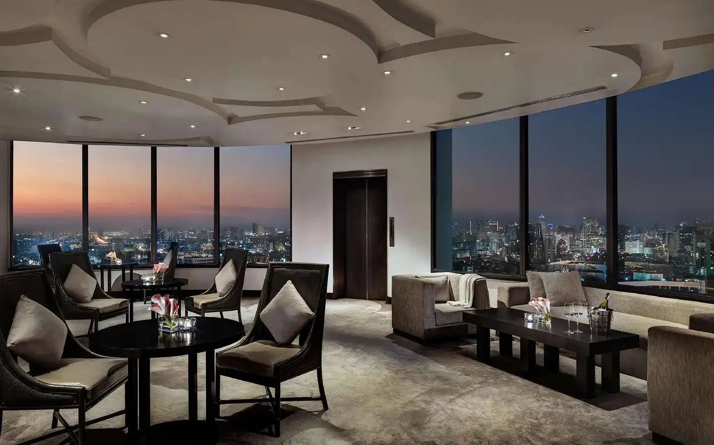 Millennium Hilton Bangkok Lobby