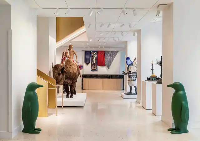 21c Museum Hotel Chicago Lobby