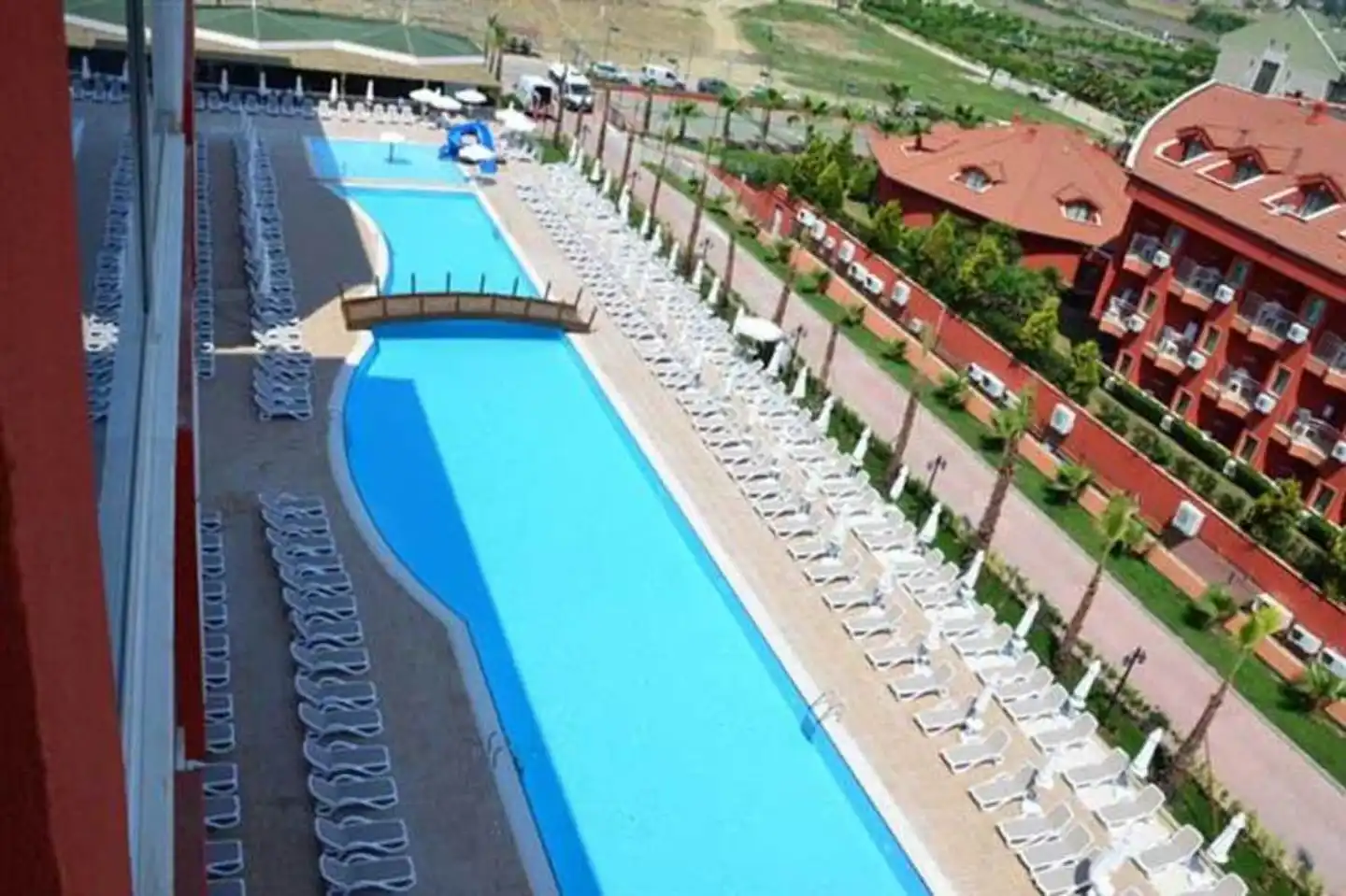 Club Side Coast Pool