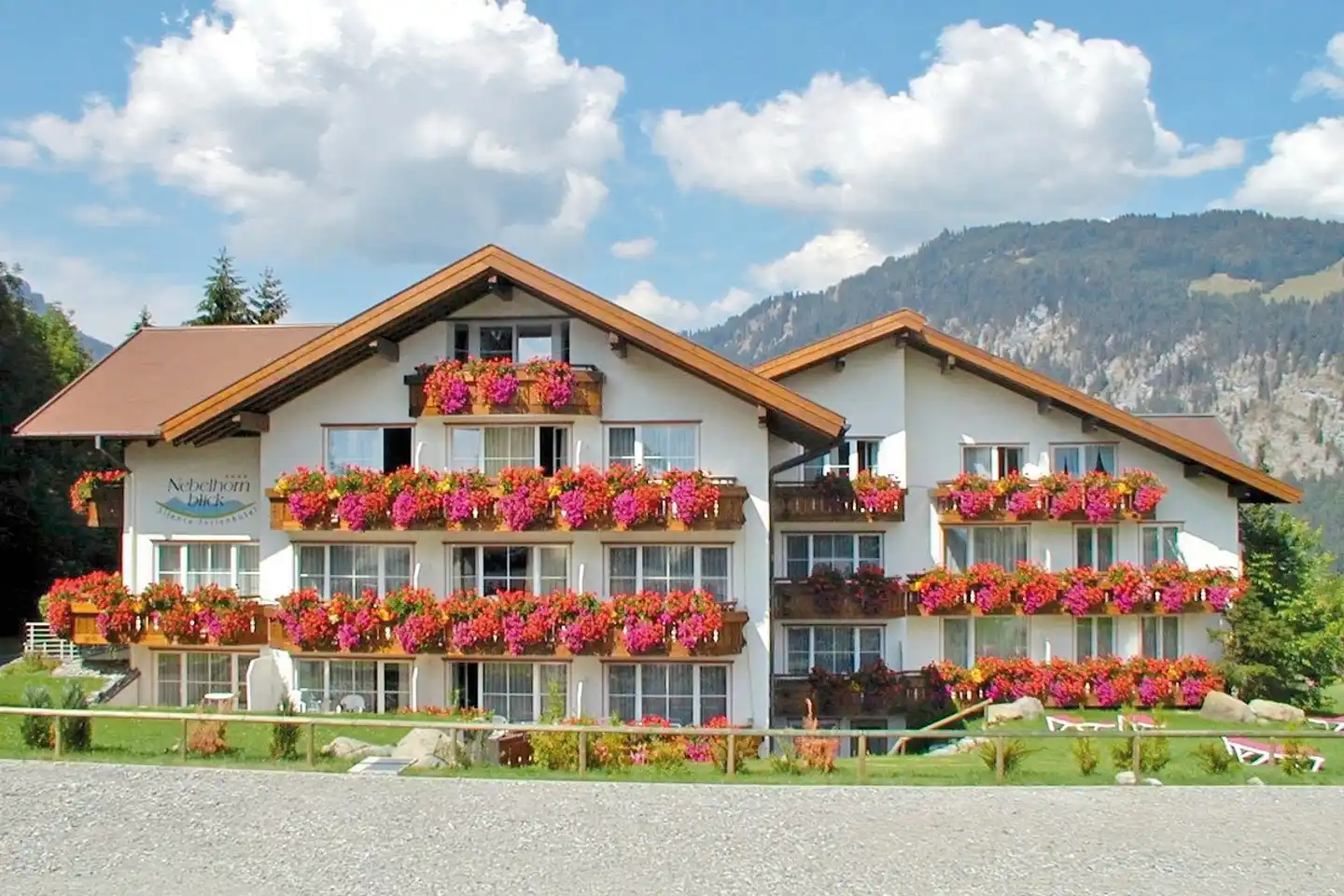 Ringhotel Nebelhornblick Aussenansicht