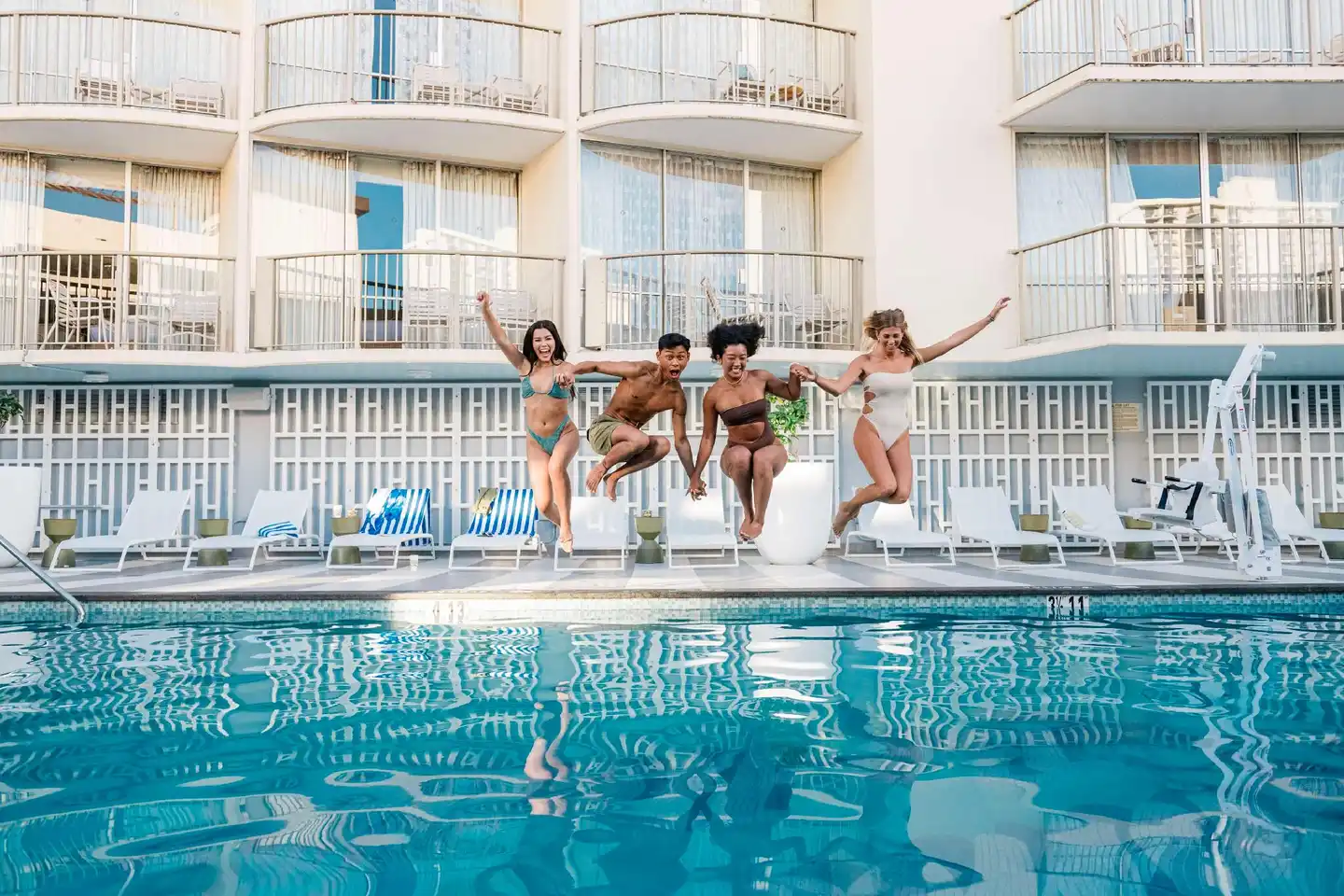 OUTRIGGER Waik'k' Paradise Hotel Pool