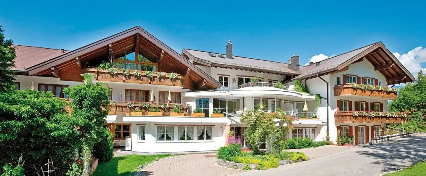 Ringhotel Nebelhornblick Aussenansicht