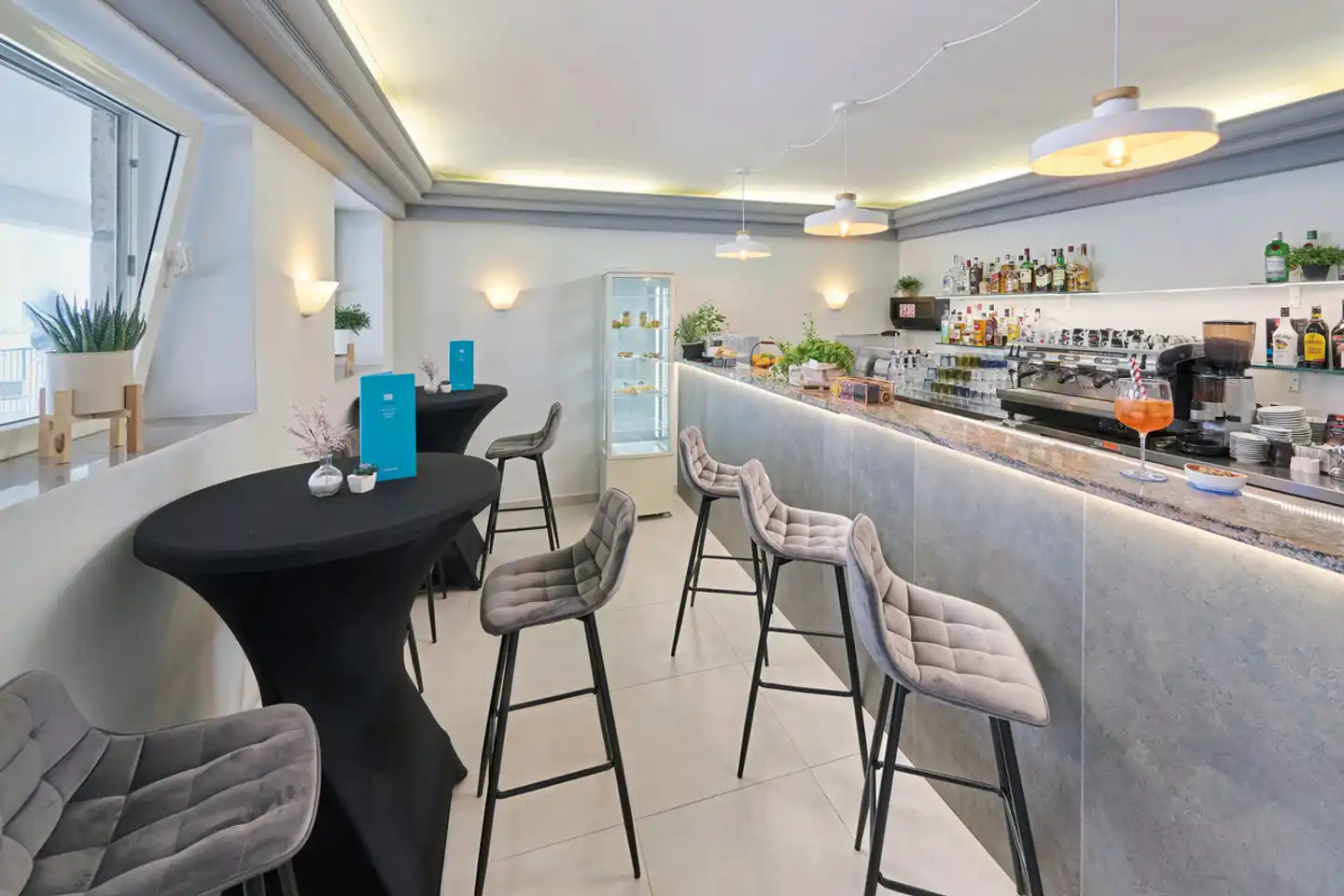 Aminess Lume Hotel Bar