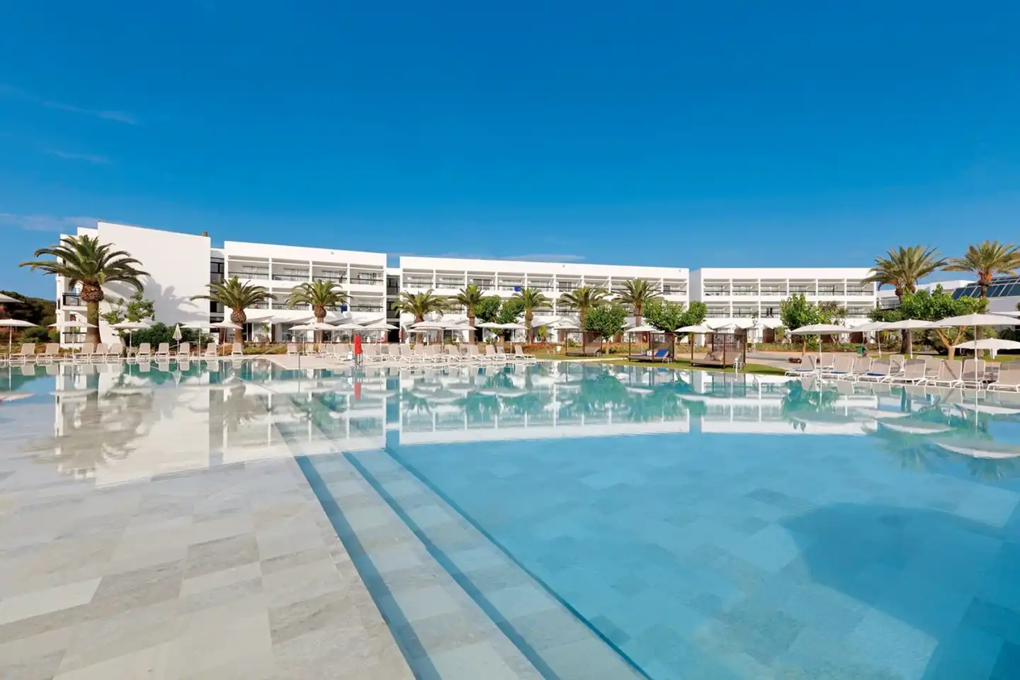 Grand Palladium Select Palace Ibiza Pool
