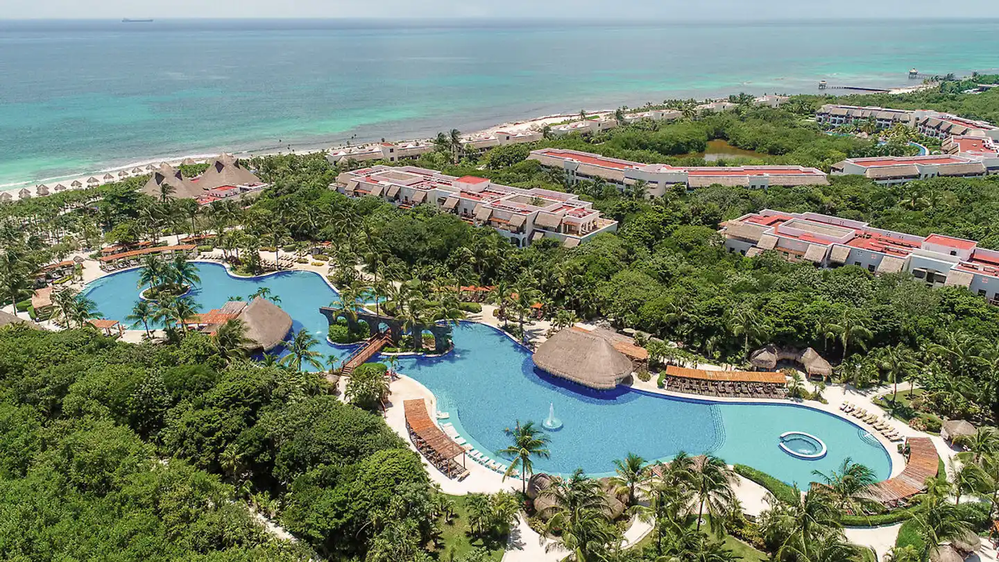 Valentin Imperial Riviera Maya Pool