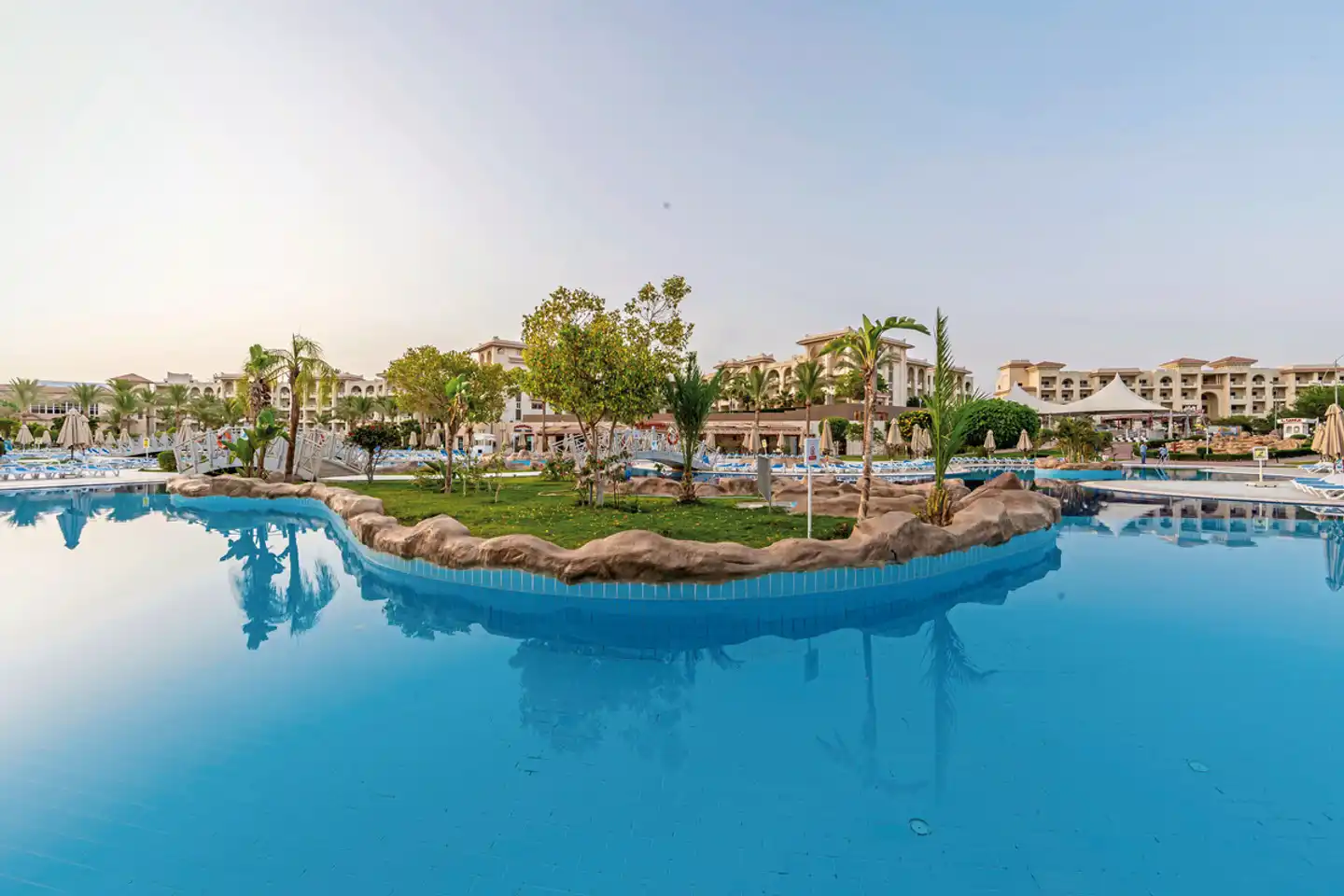 Serenity Alpha Beach Pool