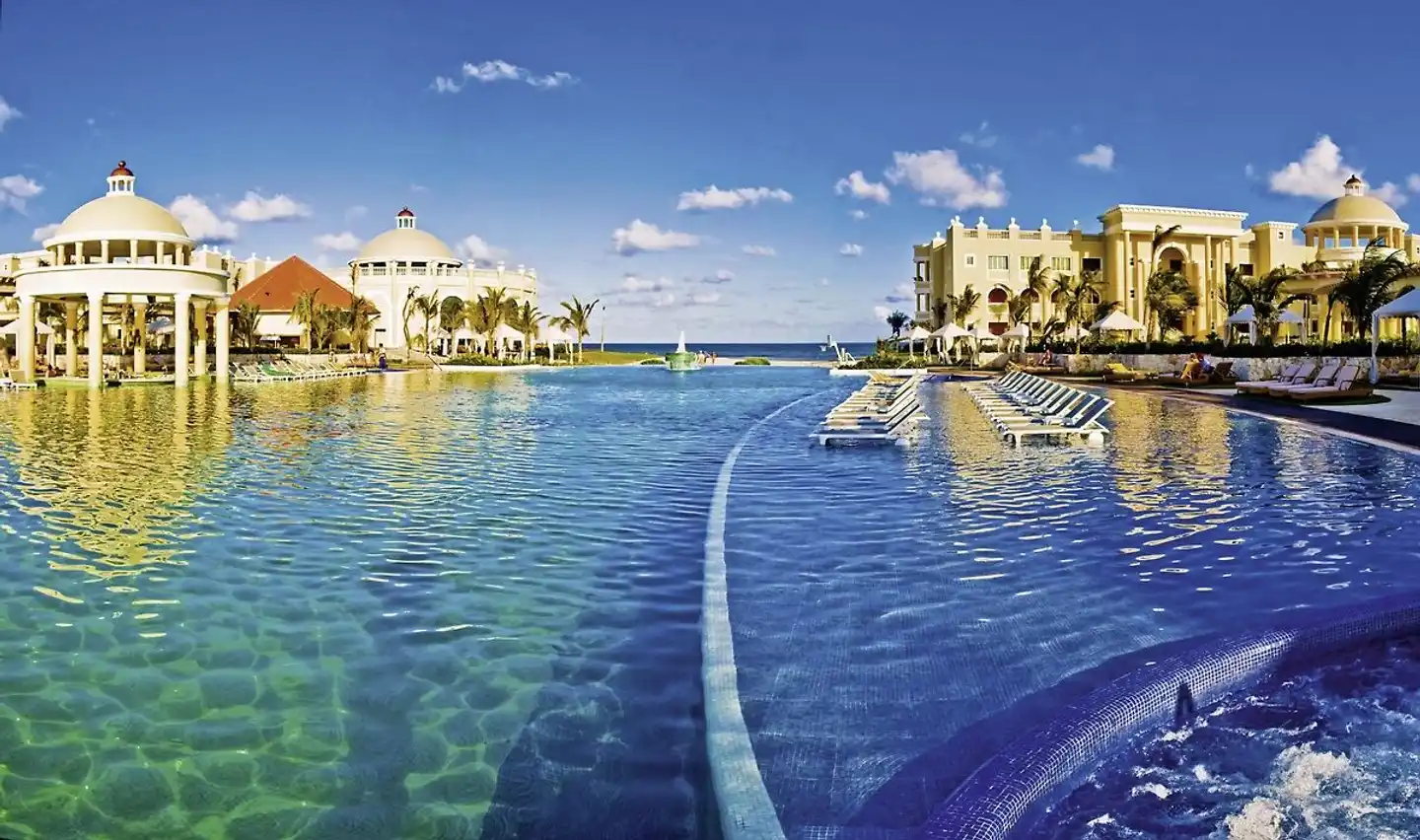 JOIA Paraíso by Iberostar Pool