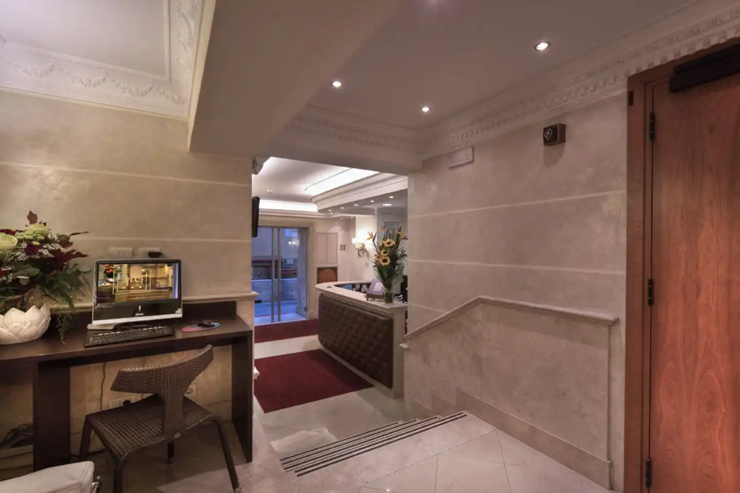 Hotel Galileo Lobby