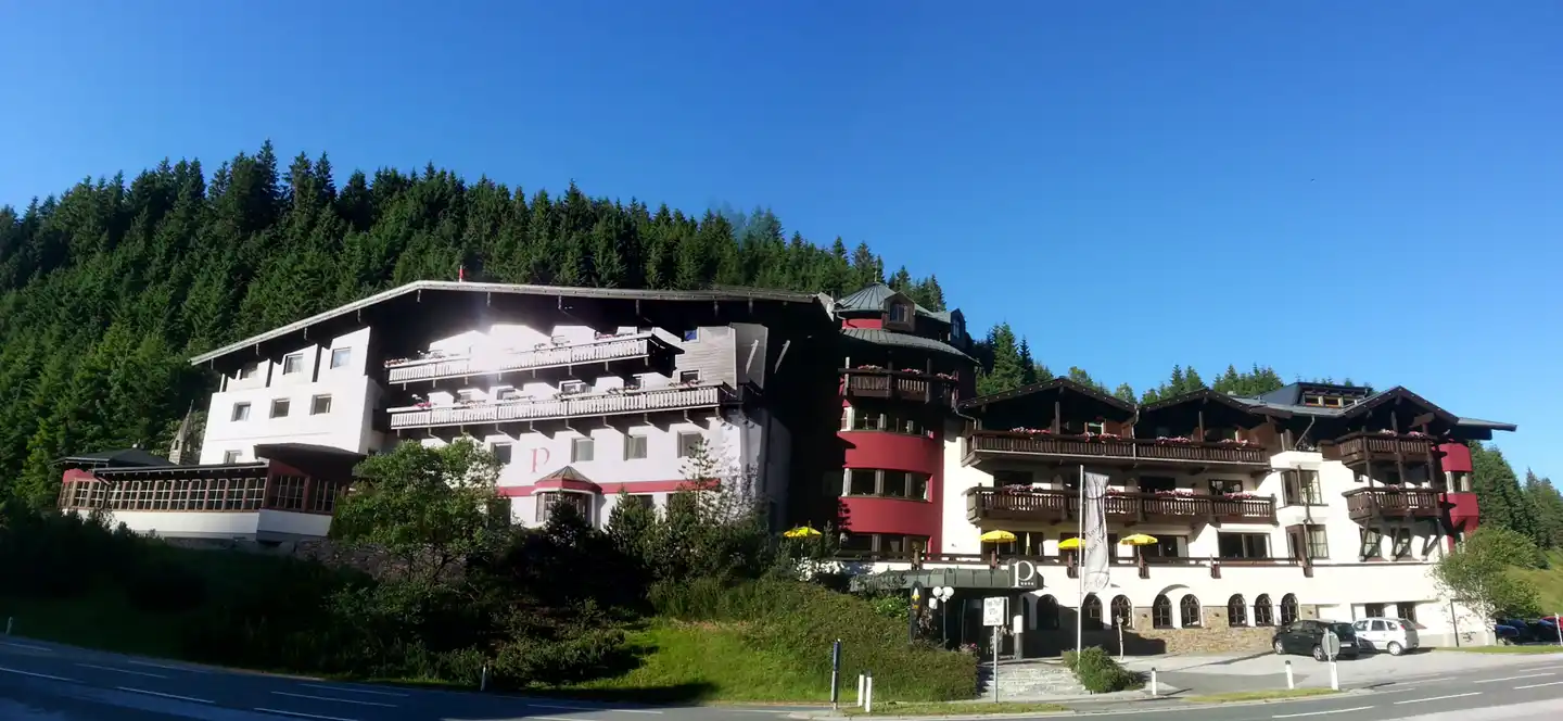 Hotel Pass Thurn Aussenansicht