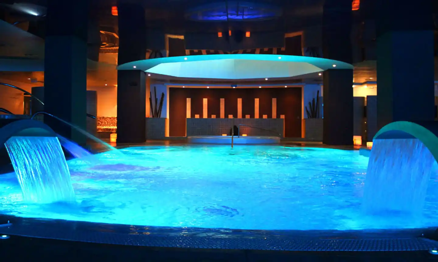 AR Diamante Beach Spa Hallenbad