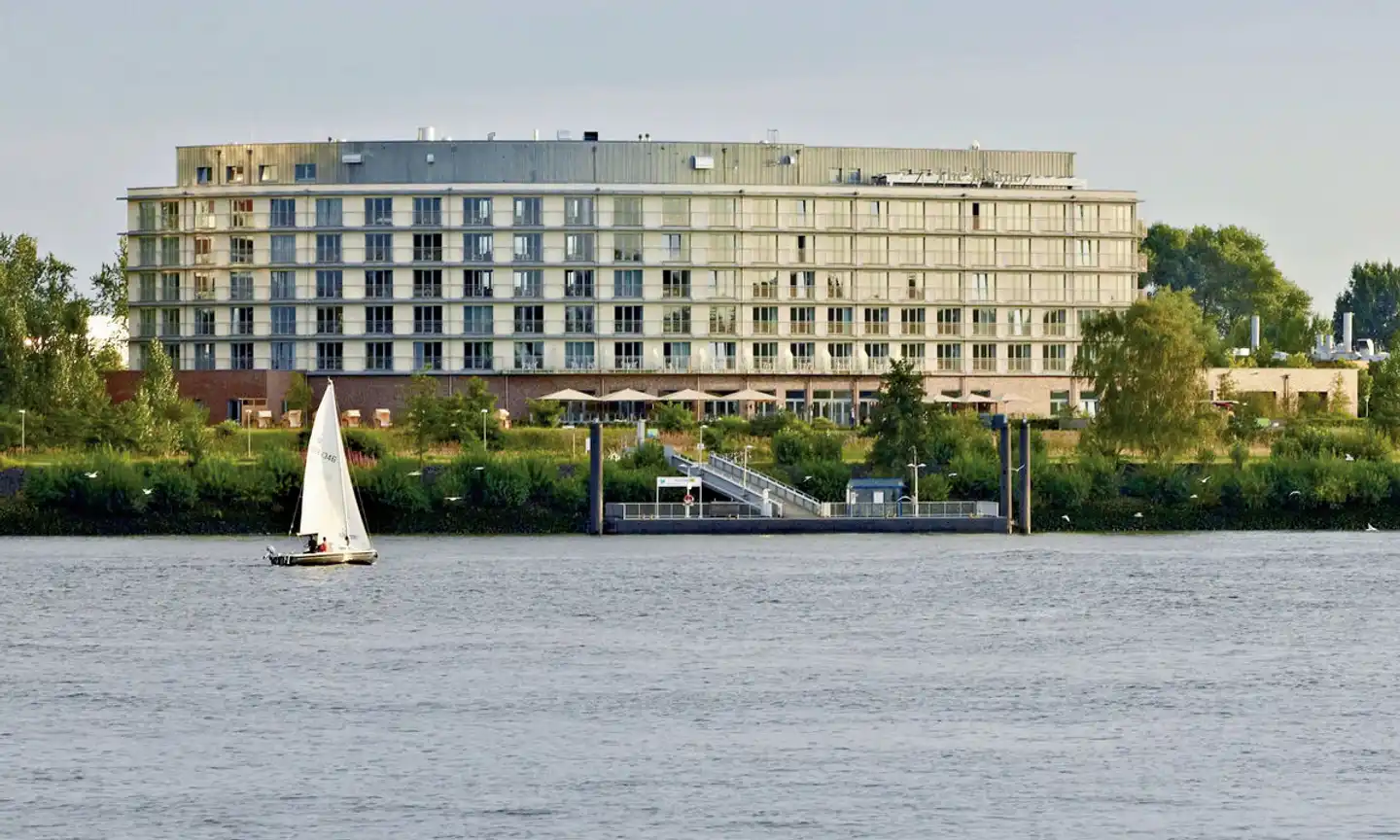 elaya hotel hamburg finkenwerder Aussenansicht
