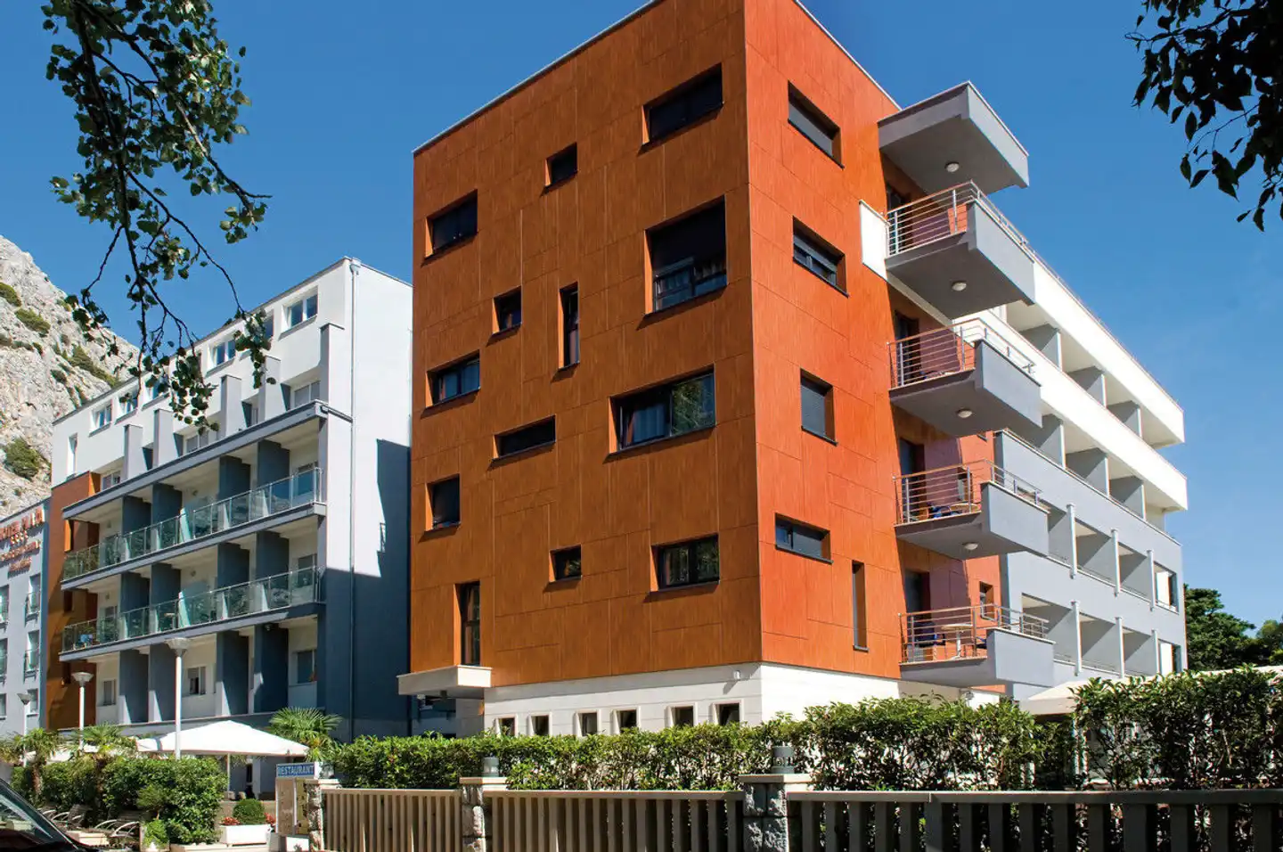 Hotel Plaza Omis Aussenansicht