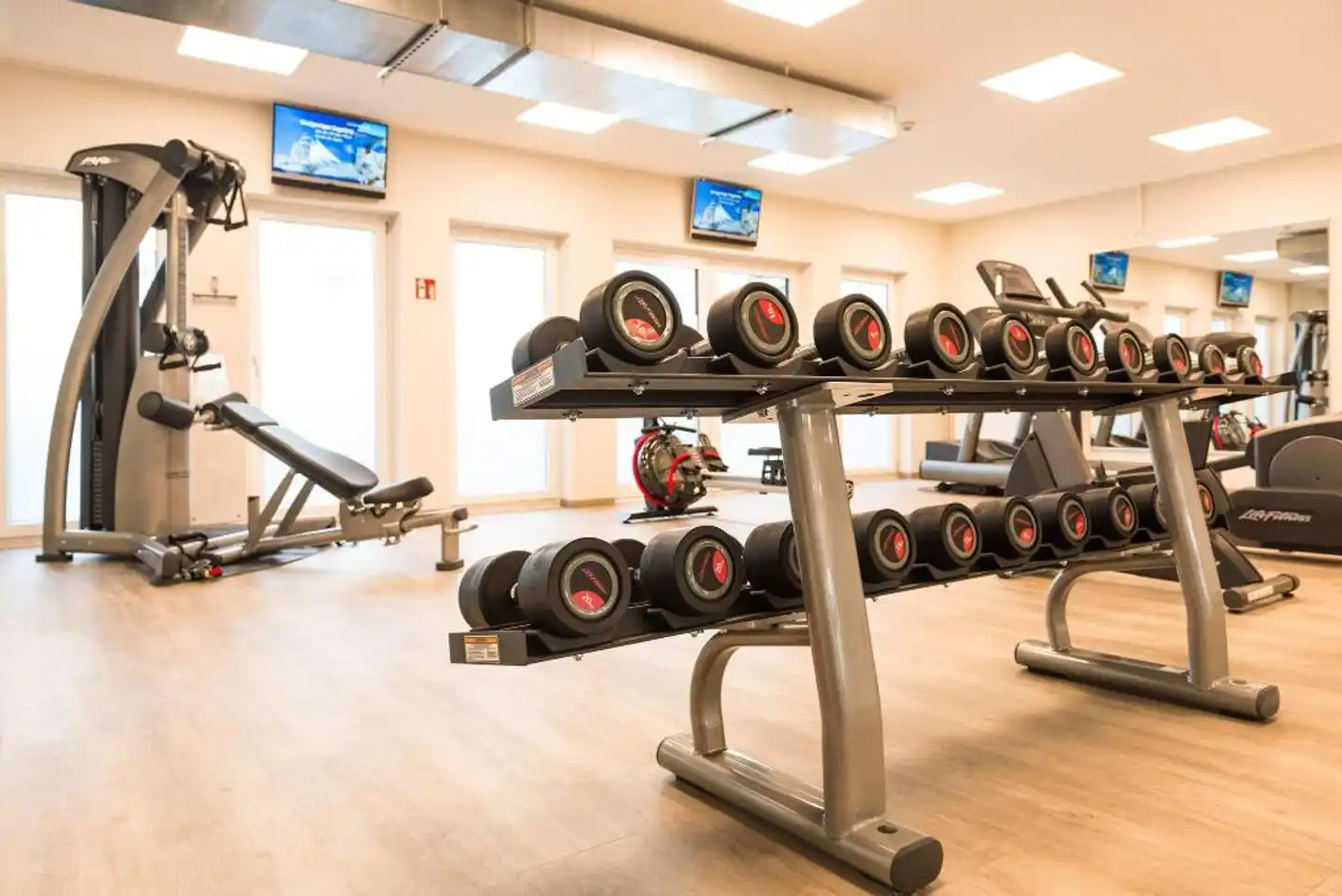 Loew's Merkur Sport und Entertainment