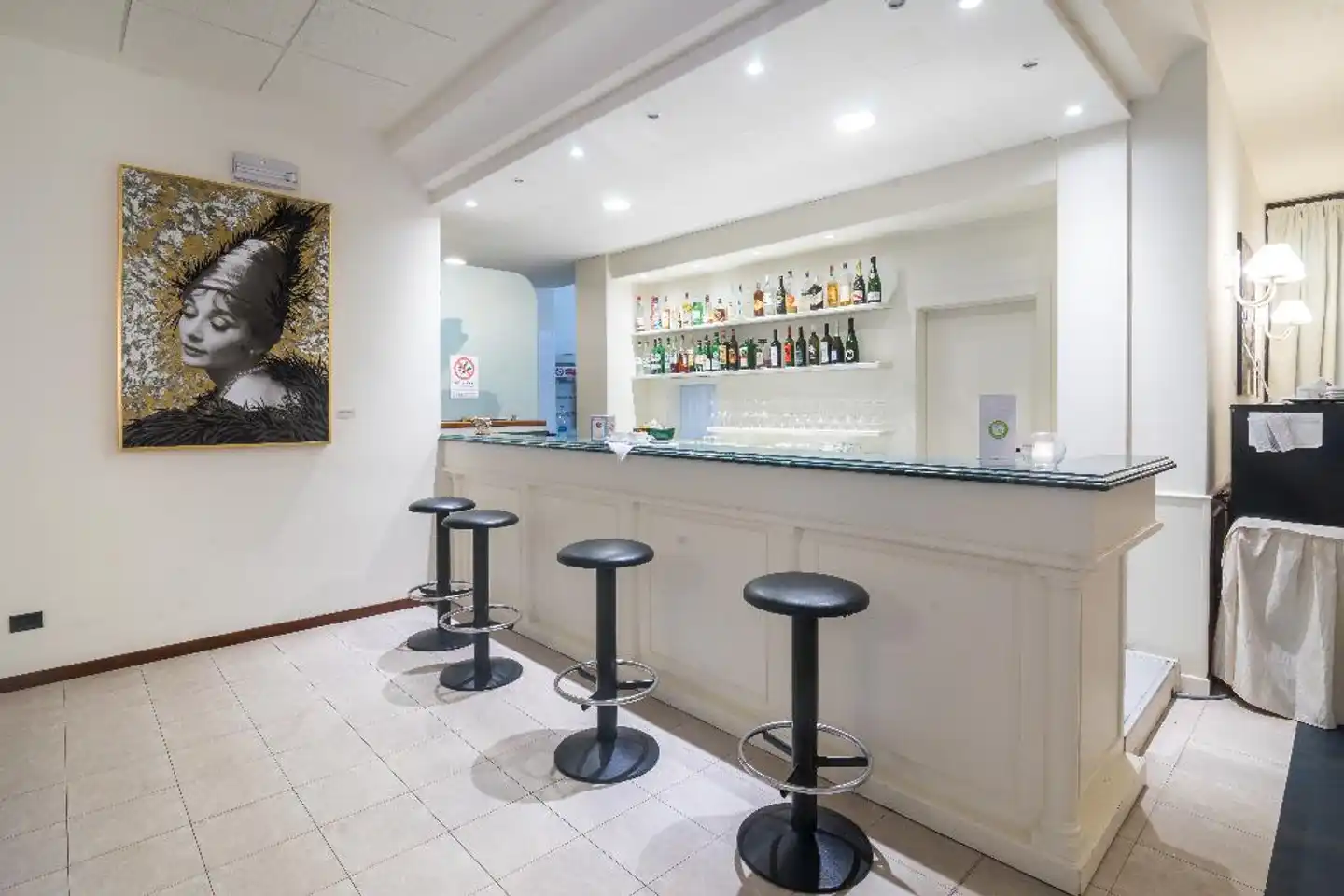 Mamiani Bar