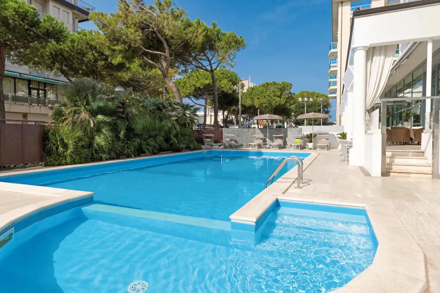 Continental Pool