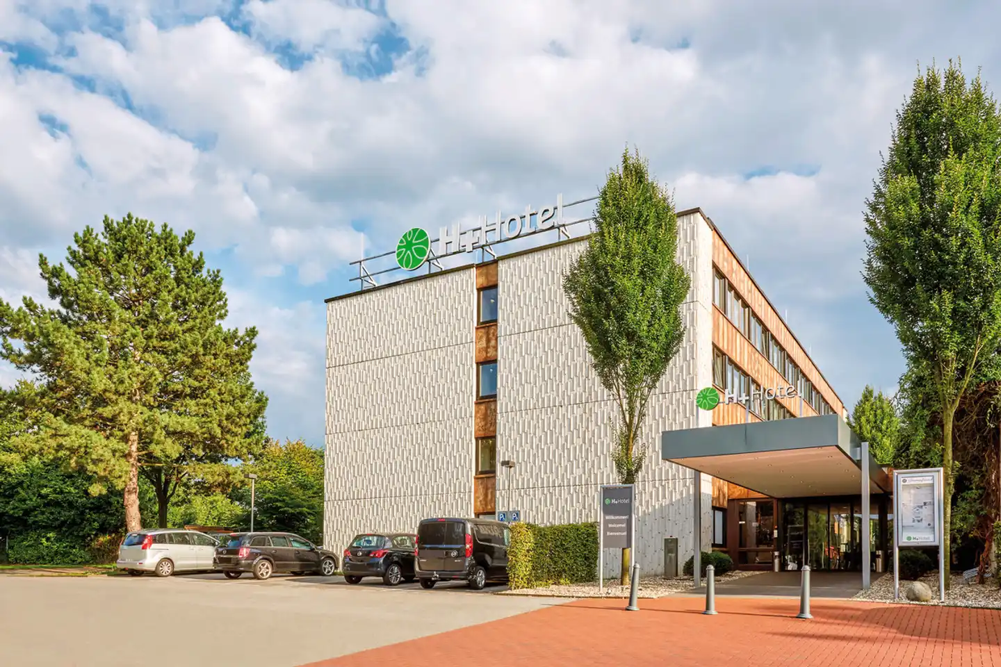 H+ Hotel Bochum Aussenansicht