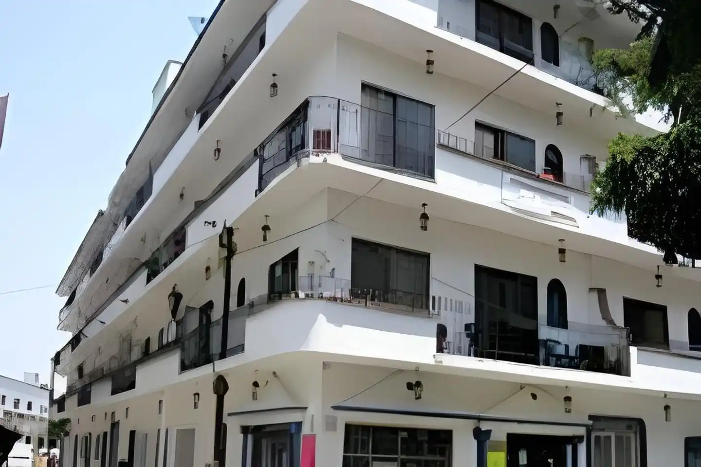 Hotel Encino Aussenansicht
