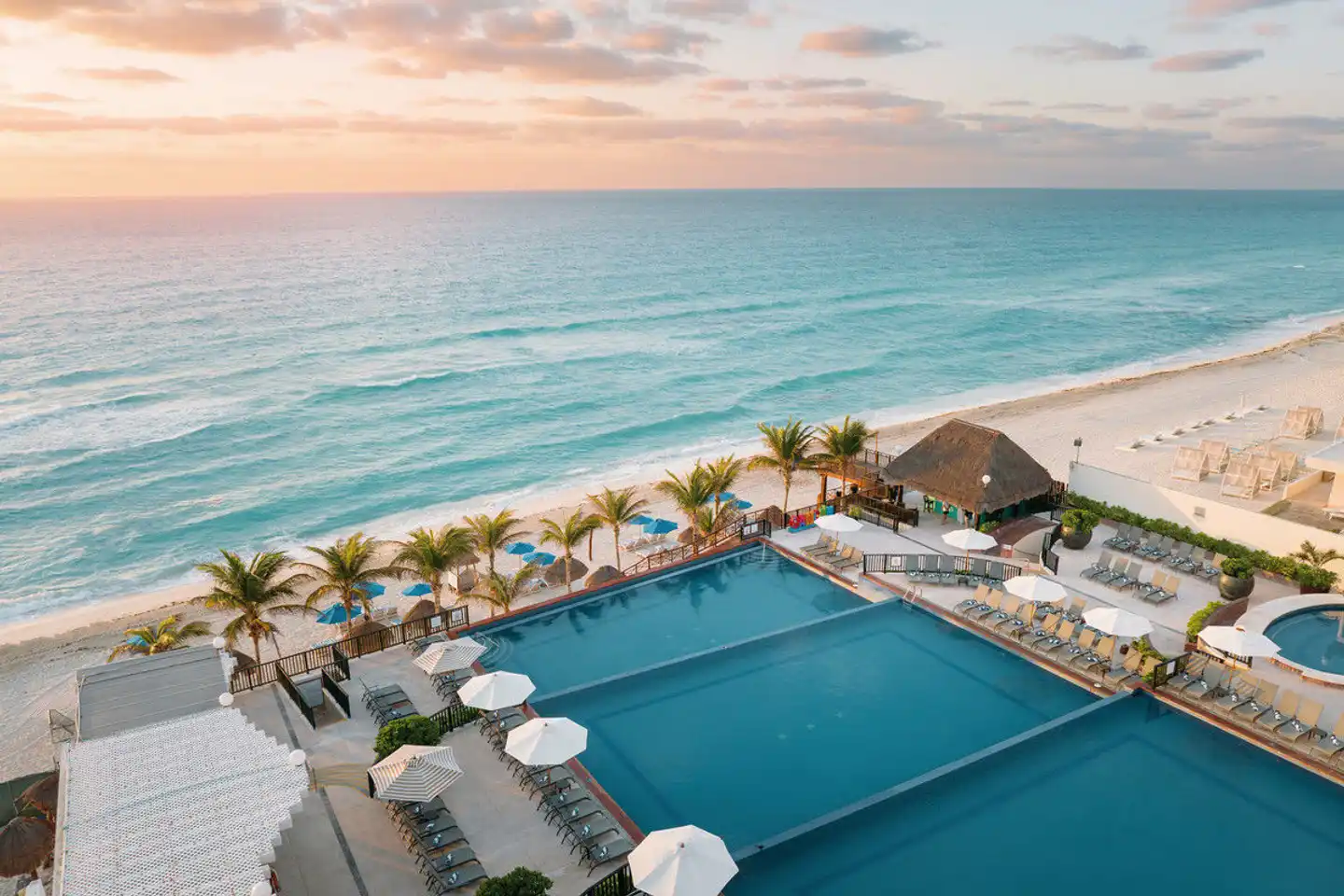 Seadust Cancun Resort Pool