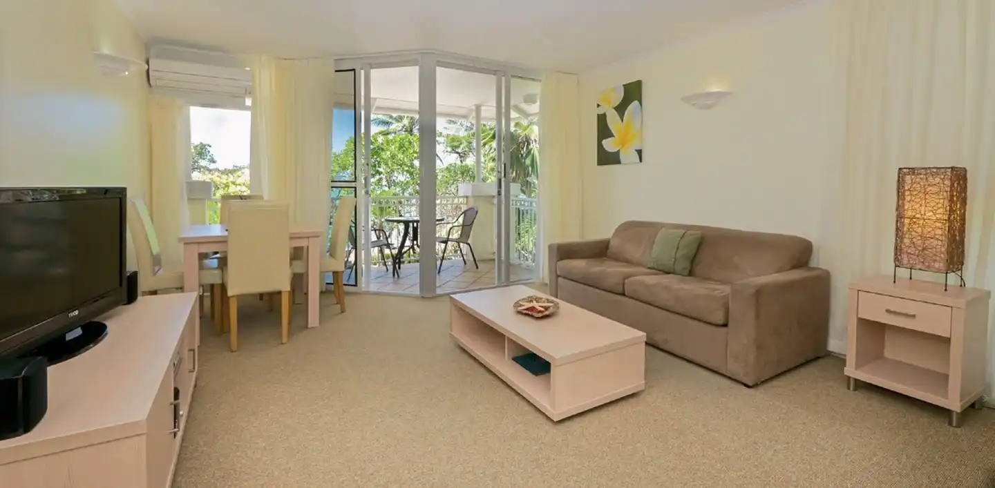 On The Beach Holiday Apartments Wohnbeispiel